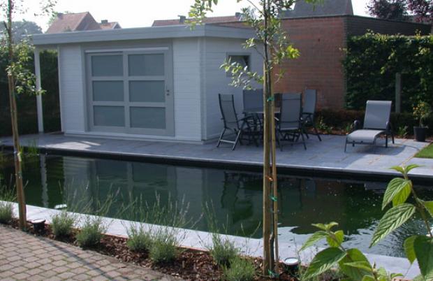 modern poolhouse met schuifdeur